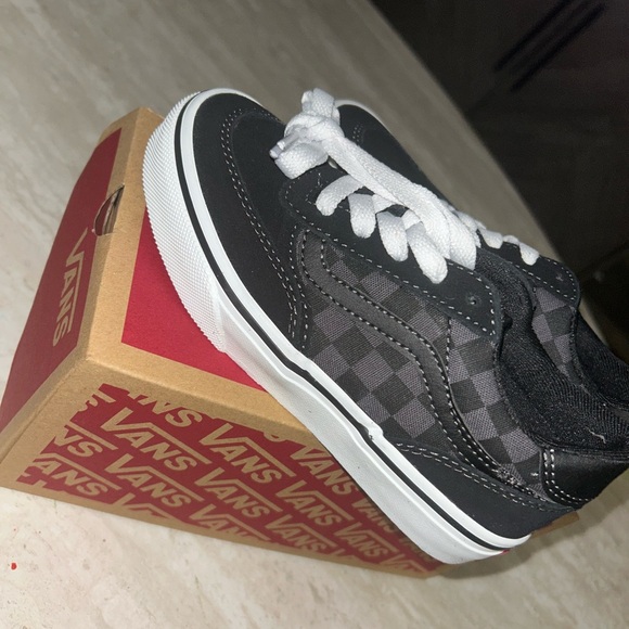 Vans Classic Black and White Sneakers - Picture 2 of 3